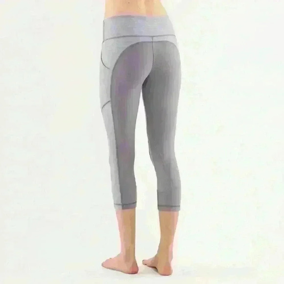 Lululemon Polocrosse Crop *Denim size 4 
Fossil White Slub Denim / Fossil - Picture 3 of 16